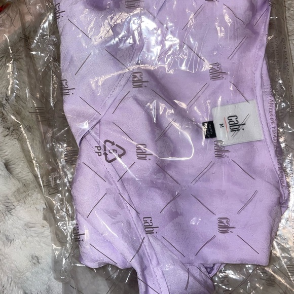 CAbi Lavender Lilac Rose Brocade Sleeveless Blouse with Enamel style buttons - Picture 12 of 14